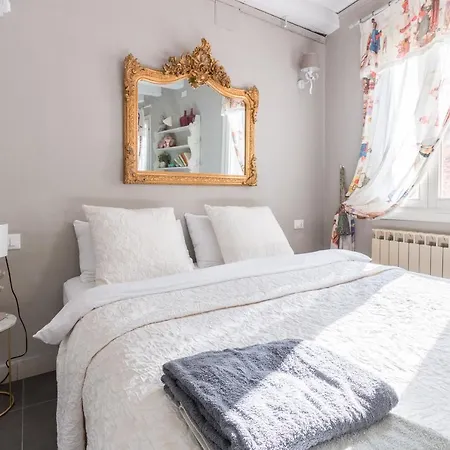 Rio Marin With Floating Gondolas View Apartment